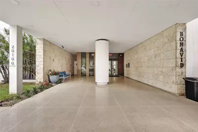 20100 W Country Club Dr #405, Aventura, FL 33180 - Photo 2