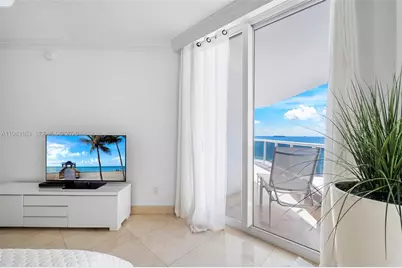 4775 Collins Ave #1504, Miami Beach, FL 33140 - Photo 16