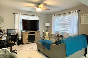 210 SW 65th Way, Pembroke Pines, FL 33023 - Photo 10