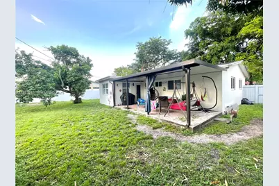 210 SW 65th Way, Pembroke Pines, FL 33023 - Photo 14