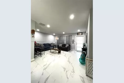 210 SW 65th Way, Pembroke Pines, FL 33023 - Photo 4