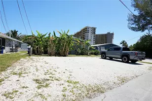 742 Granada St, Fort Pierce, FL 34949 - Photo 10