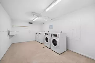 230 S 174th St, Sunny Isles Beach, FL 33160 - Photo 32