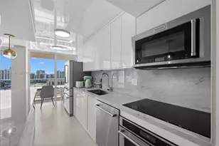 230 S 174th St, Sunny Isles Beach, FL 33160 - Photo 18