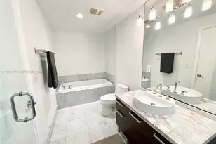 253 NE 2nd St, Miami, FL 33132 - Photo 30