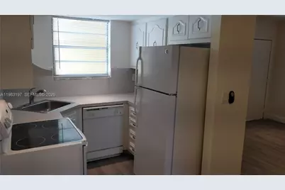 1975 NE 135th St #2H, North Miami, FL 33181 - Photo 8