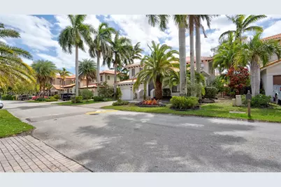 7956 SW 195th St, Cutler Bay, FL 33157 - Photo 4