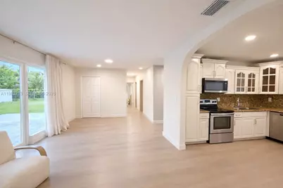 6885 NW 14th Ct #6885, Plantation, FL 33313 - Photo 4