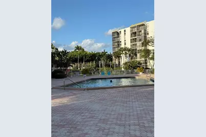 20400 W Country Club Dr #412, Aventura, FL 33180 - Photo 18