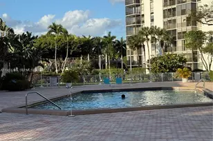 20400 W Country Club Dr, Aventura, FL 33180 - Photo 18