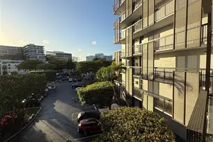 20400 W Country Club Dr, Aventura, FL 33180 - Photo 16