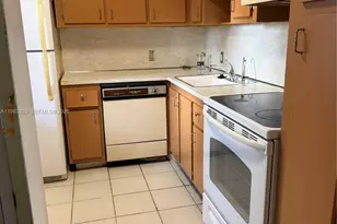 20400 W Country Club Dr, Aventura, FL 33180 - Photo 12