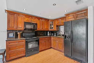 314 NE 142nd St #16C, Miami, FL 33161 - Photo 8