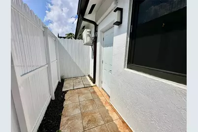 6500 SW 160th Ct #efficiency, Miami, FL 33193 - Photo 8