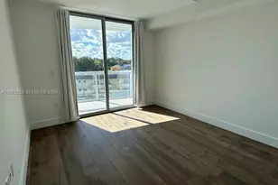 13800 Highland Dr, North Miami Beach, FL 33181 - Photo 32