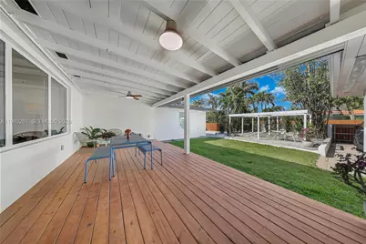 10610 NE 11th Ave, Miami Shores, FL 33138 - Photo 18