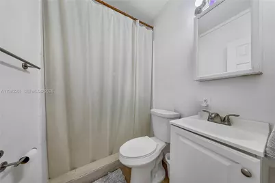 10610 NE 11th Ave, Miami Shores, FL 33138 - Photo 24