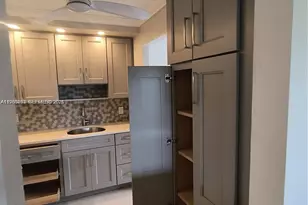 662 N Monaco N, Delray Beach, FL 33446 - Photo 4