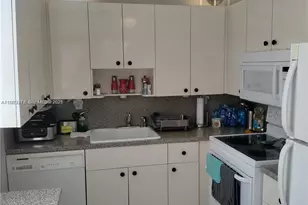 452 Flanders J, Delray Beach, FL 33484 - Photo 4