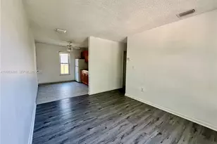 1305 NW 4th St, Miami, FL 33125 - Photo 12