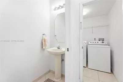 5527 NW 113th Ave, Doral, FL 33178 - Photo 14