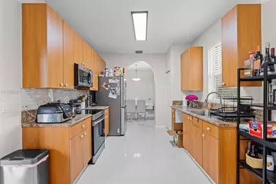 3760 NE 10th St, Homestead, FL 33033 - Photo 8