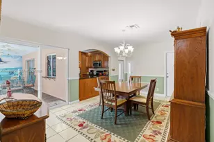 10930 SW 27th Ct, Davie, FL 33328 - Photo 4