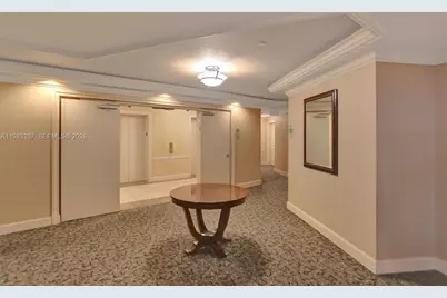 20000 E Country Club Dr #211, Aventura, FL 33180 - Photo 22