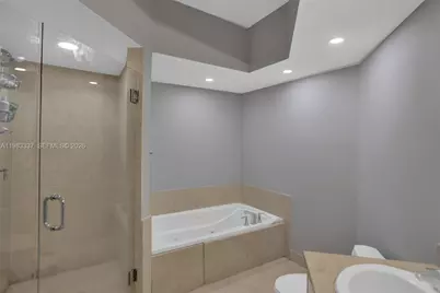 20000 E Country Club Dr #211, Aventura, FL 33180 - Photo 16