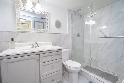 1000 Colony Point Cir #203, Pembroke Pines, FL 33026 - Photo 16