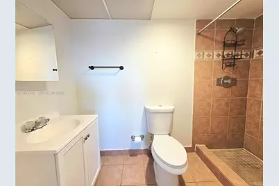 319 NE 14th Ave #702, Hallandale Beach, FL 33009 - Photo 30