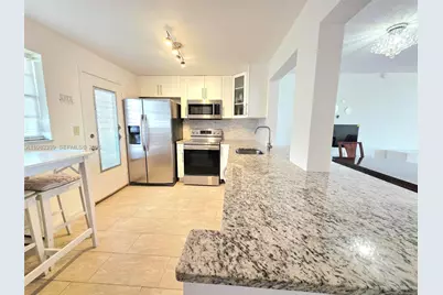 319 NE 14th Ave #702, Hallandale Beach, FL 33009 - Photo 8