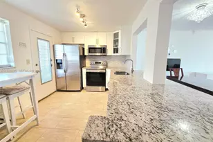 319 NE 14th Ave, Hallandale Beach, FL 33009 - Photo 8