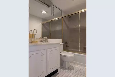 1000 E Saint Charles Pl #519, Pembroke Pines, FL 33026 - Photo 16