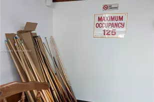 1000 E Saint Charles Pl, Pembroke Pines, FL 33026 - Photo 46