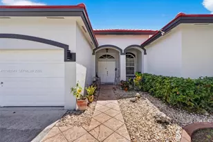 3090 SE 7th Pl, Homestead, FL 33033 - Photo 4