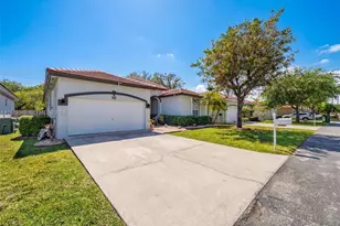 3090 SE 7th Pl, Homestead, FL 33033 - Photo 2