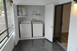 20130 NE 3rd Ct, Miami, FL 33179 - Photo 10