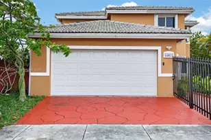 15672 SW 91st Ln, Miami, FL 33196 - Photo 4