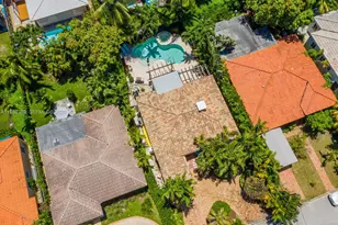 8927 Hawthorne Ave, Surfside, FL 33154 - Photo 30