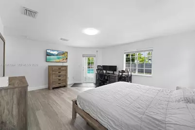 7827 NW 166th Ter, Miami Lakes, FL 33016 - Photo 18