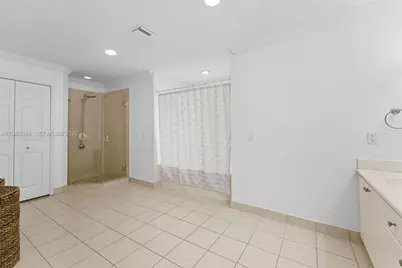 7827 NW 166th Ter, Miami Lakes, FL 33016 - Photo 20