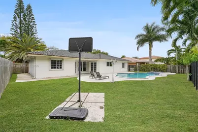 7827 NW 166th Ter, Miami Lakes, FL 33016 - Photo 24