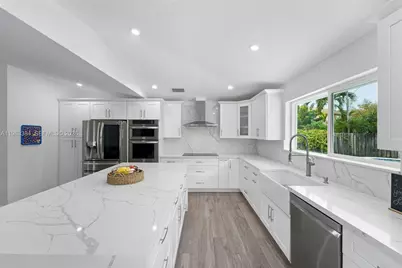 7827 NW 166th Ter, Miami Lakes, FL 33016 - Photo 4