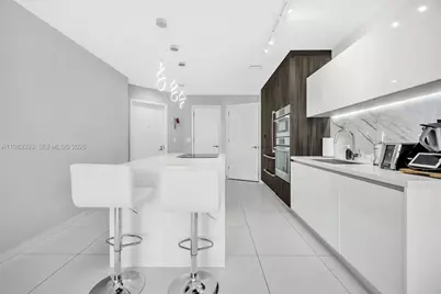 851 NE 1st Ave #806, Miami, FL 33132 - Photo 4