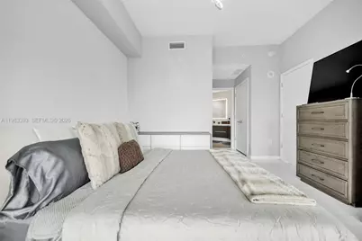 851 NE 1st Ave #806, Miami, FL 33132 - Photo 8