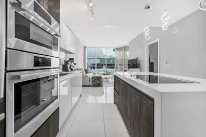 851 NE 1st Ave #806, Miami, FL 33132 - Photo 2