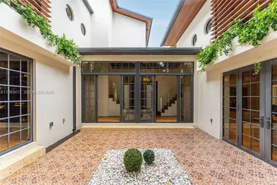 1277 N Venetian Way, Miami, FL 33139 - Photo 18