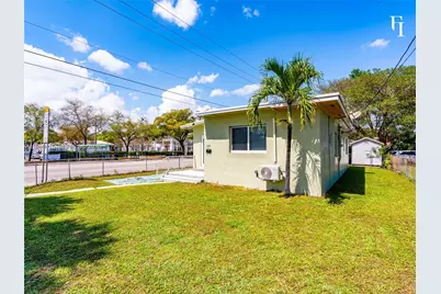 1195 NW 48th St, Miami, FL 33127 - Photo 4
