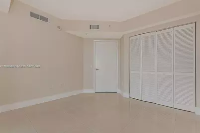 41 SE 5th St #2417, Miami, FL 33131 - Photo 22